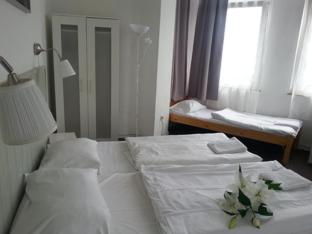 Hotel Komet ดุสเซลดอร์ฟ ภายนอก รูปภาพ